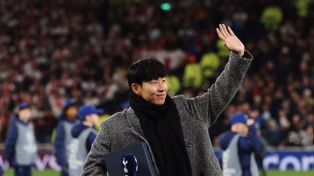 손흥민 코트 정보 물어보는 영국인들