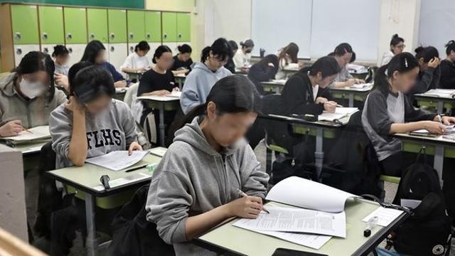 “고대문자 해독 수준” 영국 BBC마저 불수능 영어 난이도에 경악