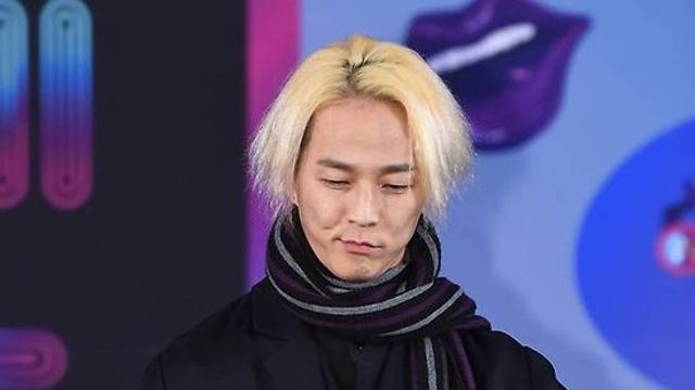 팝핀현준, 학생 성희롱 사과·교수직 사임