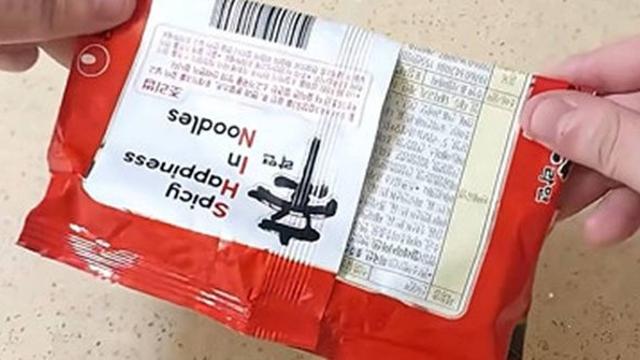 라면 봉지를 딱 ‘반으로’만 접어보세요…기가 막힌 쓰임이 숨어 있습니다