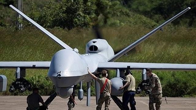 군산 앞바다 빠진 400억원짜리 美킬러드론 '리퍼' 기체 인양