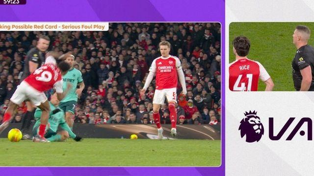 전 FIFA 심판 강력 주장 “황희찬 퇴장당했어야! 악의 있었던 태클”