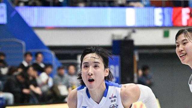 '김단비 22점' 우리은행, 신한은행에 진땀승…3연승 질주