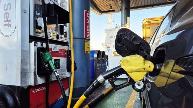 주유소 기름값, 7주 만에 하락했다…