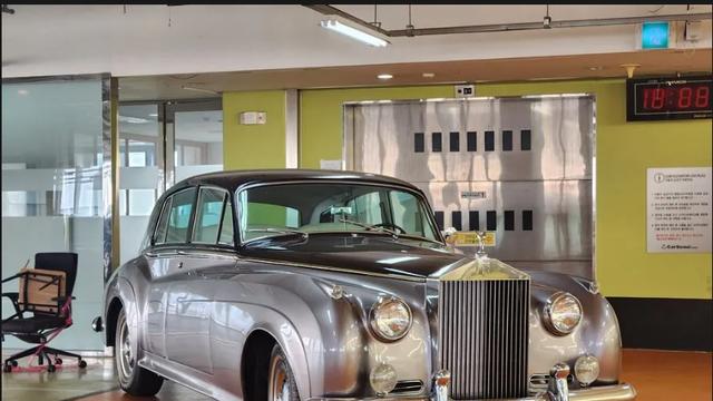 의외로 한국에 존재하는 자동차들.jpg