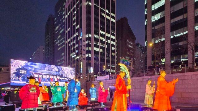 겨울 감성 물씬... ‘빛의 향연’ 서울빛초롱축제 개막 현장 가보니