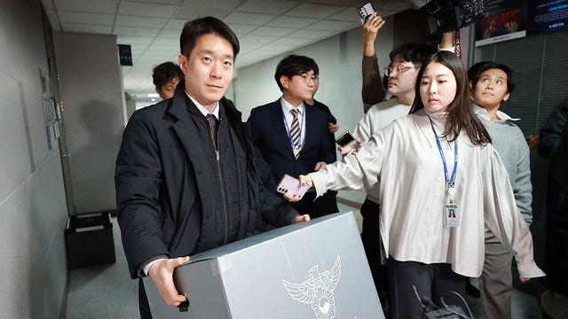 통일교 등 압수수색 15시간만 종료…회계자료·휴대전화 확보(종합)