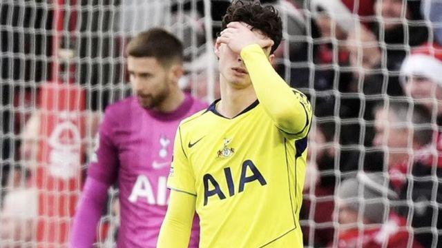 [PL WORST] 손흥민한테 “연락 좀 해라‘고 들은 그레이, 치명적 실수로 토트넘 0-3 완패 원흉