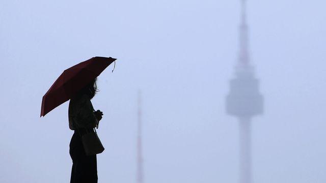 <오늘의 날씨> 전국 흐리고 약한 비·눈⋯일교차 15도 안팎