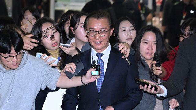 전재수, 자서전 사진 속 형제자매 언급