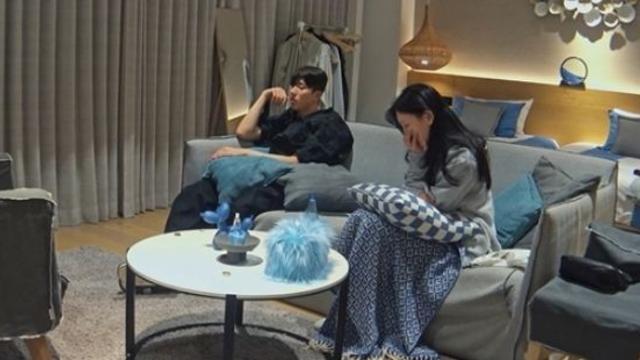 현지, X 공개 후 다가오지 못하는 유식에게 “1순위는 너야” (환승연애4)