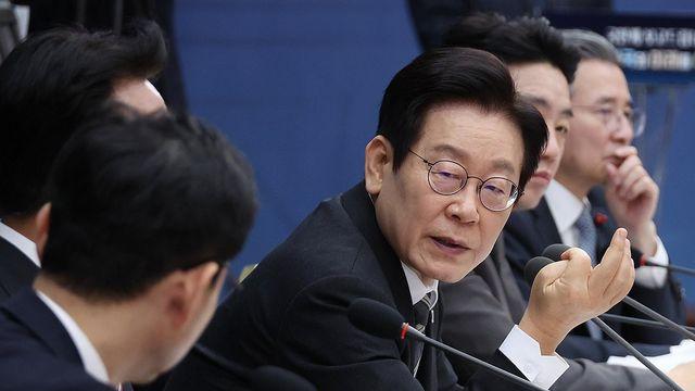 李대통령 생중계 업무보고 평가 상반…”신선한 충격” “낙인찍기”