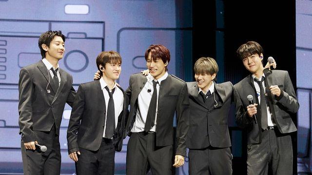 엑소, 내달 새 앨범 ‘리버스’…”2026년 엑소로 채우겠다”