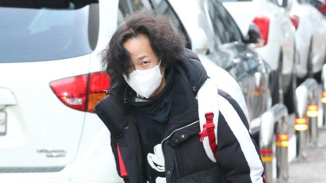 팝핀현준, 교수직 사임 이어 폭행 의혹까지 논란