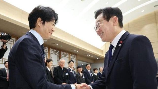 최수종, 李대통령보다 형…변함없는 동안 외모 화제