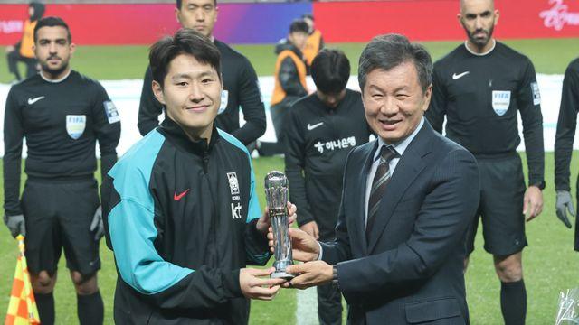 PSG 동료들 껑충 뛰었는데…‘2008년생 유망주와 동급’ 이강인 몸값은 2500만 유로 ‘유지’