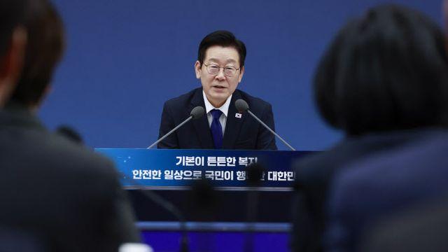 李대통령, 부처별 업무보고서 “무슨 폭탄 떨어질까 생각하지 말라”