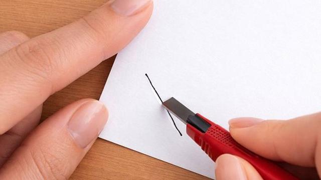 종이 모서리에 ‘칼집’ 한 줄 그어보세요…“이게 된다고?”가 바로 나옵니다