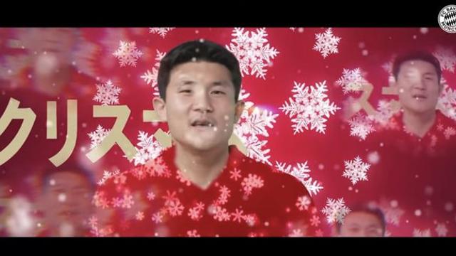 하필 김민재 얼굴 옆으로 일본어가…뮌헨의 아마추어 같은 실수·정성도 없었다