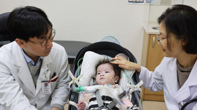 심장이 몸 밖으로 나온 채 태어난 아이, 서울아산병원서 기적을 만나다