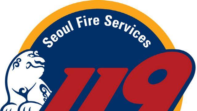 송파구 잠실대교 남단서 크레인 전도…60대 작업자 매몰