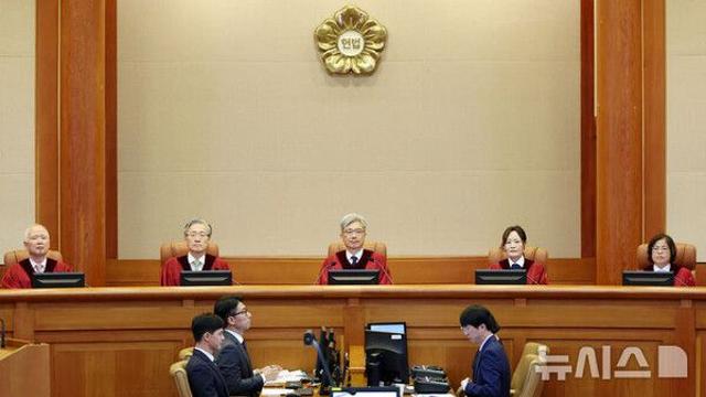 조지호 만장일치 파면 결정…