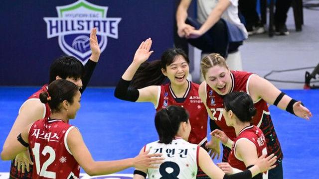 선두 꺾은 현대건설 강성형 감독 