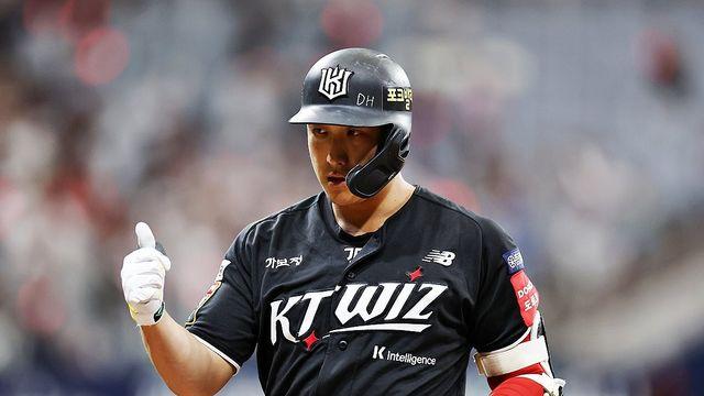 황재균, 20년 프로 생활 마감…