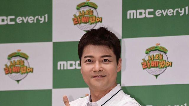 전현무 측 “차량 링거, 불법 시술 아냐…왜곡 자제 부탁” [공식]