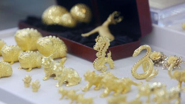 비트코인 약세 vs 금 가격 상승…투자자들 '어디로 갈까'