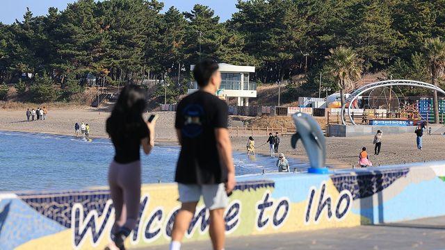 12월 중순인데 제주는 낮 기온 20도 넘어…토요일 더 포근