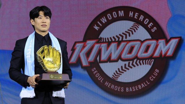 'MLB 도전' 키움 송성문, 포스팅 마감 3일 전 미국행