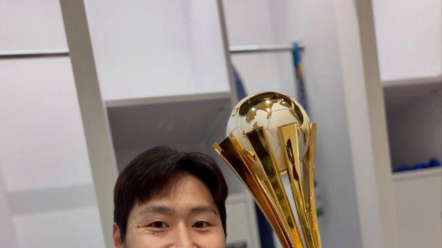 홍명보호 에이스 날벼락!…트로피 6개 들었는데→PSG 오피셜 
