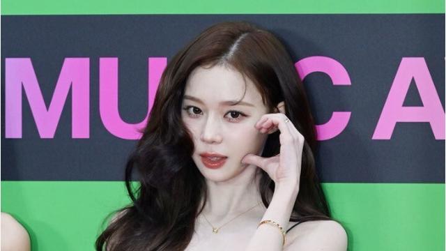 오늘자 MMA 레드카펫 윈터 와꾸