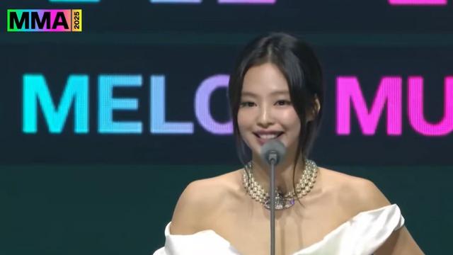 제니, 솔로로 '대상' 영예…
