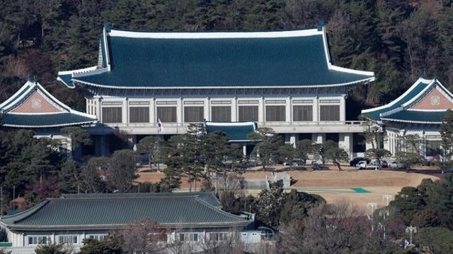 오늘부터 청와대 브리핑…공식 명칭도 ‘청와대’ 다시 쓴다