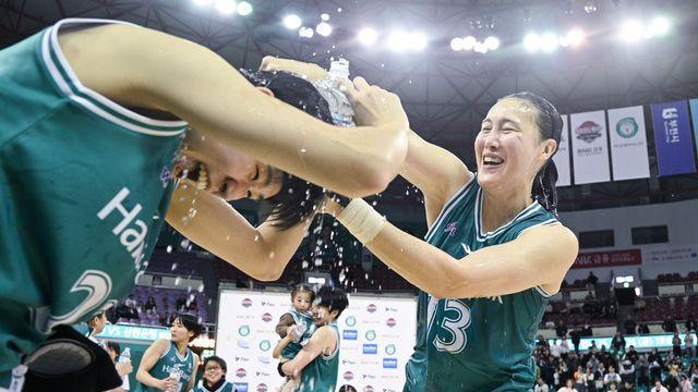 은퇴 앞두고 최다 출전 대기록 세운 김정은 