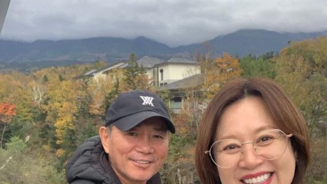 박미선, 남편 이봉원과 행복한 여행 근황 공개 항암 치료 전 모습 눈길