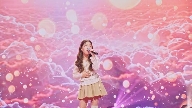 [단독] “10살이 부른 ‘굿 바이 바이’”… 김유하, 레전드 무대의 비밀 [IS인터뷰]