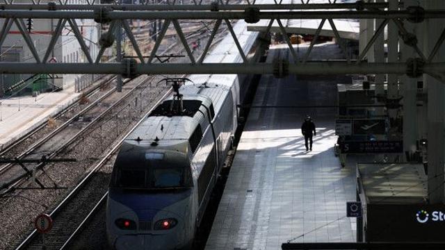 철도노조 총파업 유보…모든 열차 정상 운행