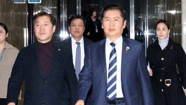 민주, 통일교 특검 ‘받고’ 김건희 2차특검 ‘간다’