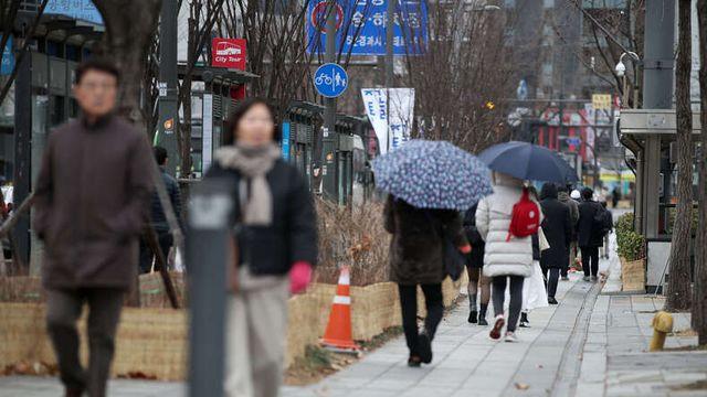 <오늘의 날씨> 전국 차차 흐려져⋯퇴근길 곳곳 ‘눈·비’
