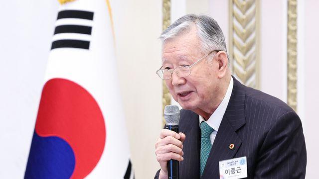 “출산장려금, 국가 존립 위한 조치”