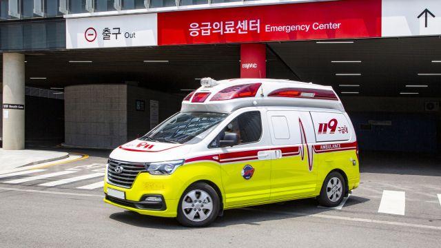 고양 3차로서 넘어진 오토바이 운전자, 뒤따르던 테슬라에 치여 숨져