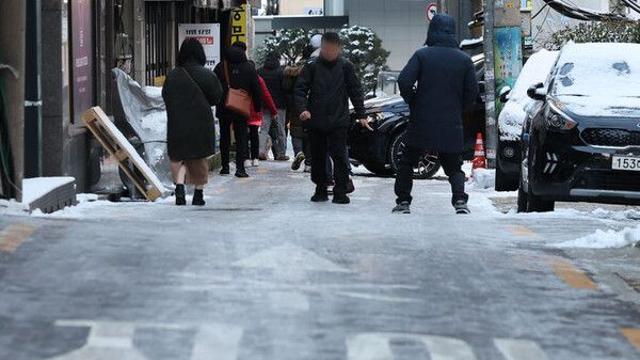 아침 최저 -6도 '빙판길 주의'…오후부터 전국에 비[오늘날씨]