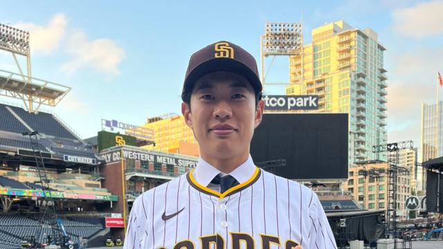 3년 전 김하성처럼...'호화군단' 가세한 송성문 