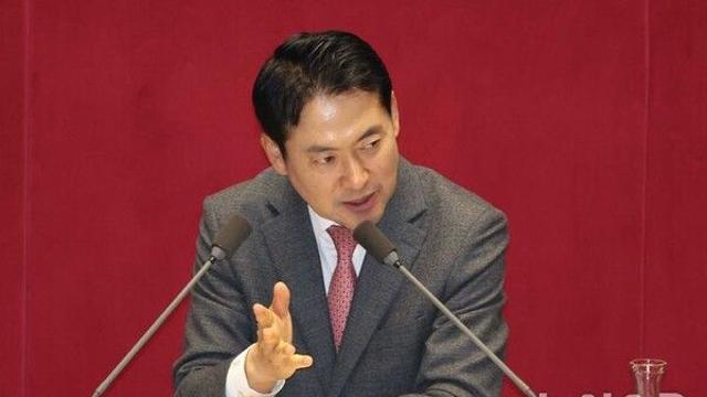 역대 최장 '24시간 필버' 마친 장동혁 