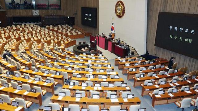[본회의] 내란재판부설치법 통과 뒤 정통망법 상정...국힘 또 필리버스터 돌입