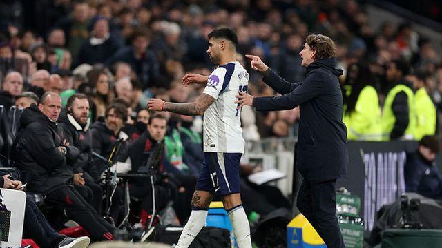 손흥민 떠나고 주장 완장 달았는데 성격 못 고쳤다...멍청한 퇴장→감독은 “오심이었어”