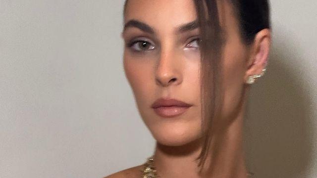 드레스보다 중요하다, 연말 룩을 살리는 볼드 액세서리 스타일링